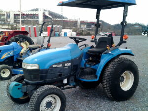 NEW HOLLAND 1530 TRACTOR-image